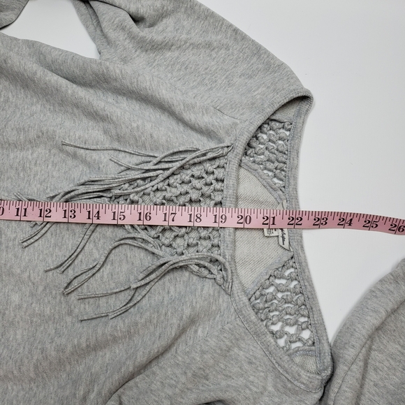 American Eagle Women's Gray Fringe Crochet Top Size Medium - Picture 7 of 11